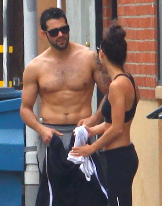 Jesse Metcalfe pokazuje ciało (FOTO)