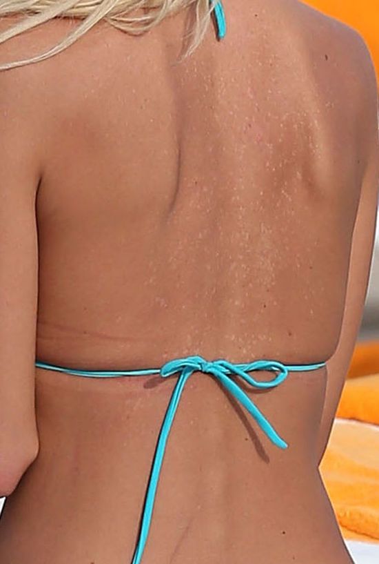 Victoria Silvstedt smaży się w słońcu Miami (FOTO)