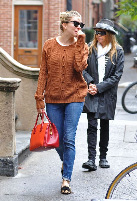 Gdzie ten blask Sienny Miller? (FOTO)