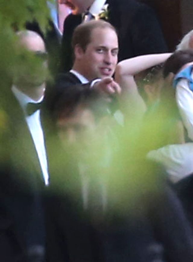 Williamie, Harry! Gdzie się podziały Wasze maniery? (FOTO) Williamie, Harry! Gdzie się podziały Wasze maniery? (FOTO)