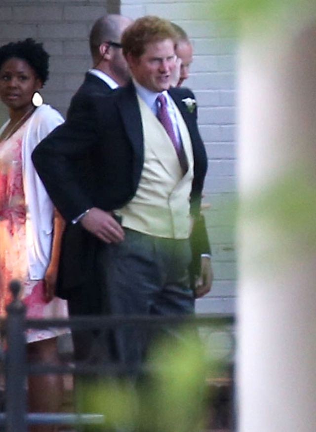 Williamie, Harry! Gdzie się podziały Wasze maniery? (FOTO) Williamie, Harry! Gdzie się podziały Wasze maniery? (FOTO)