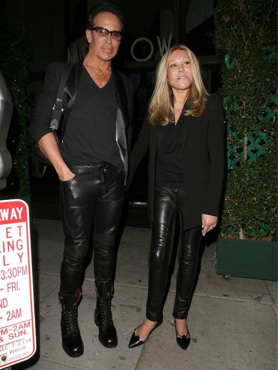 Zoperowane do granic możliwości idą na kolację (FOTO)