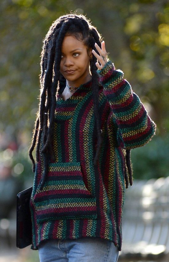 Charlie Sheen obraził Rihannę. I to w programie na żywo! (VIDEO)