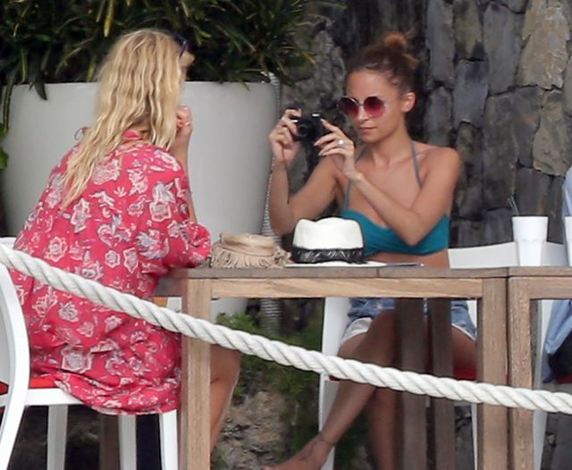 Z anorektyczki w seksowną kobietę (FOTO) Z anorektyczki w seksowną kobietę (FOTO)