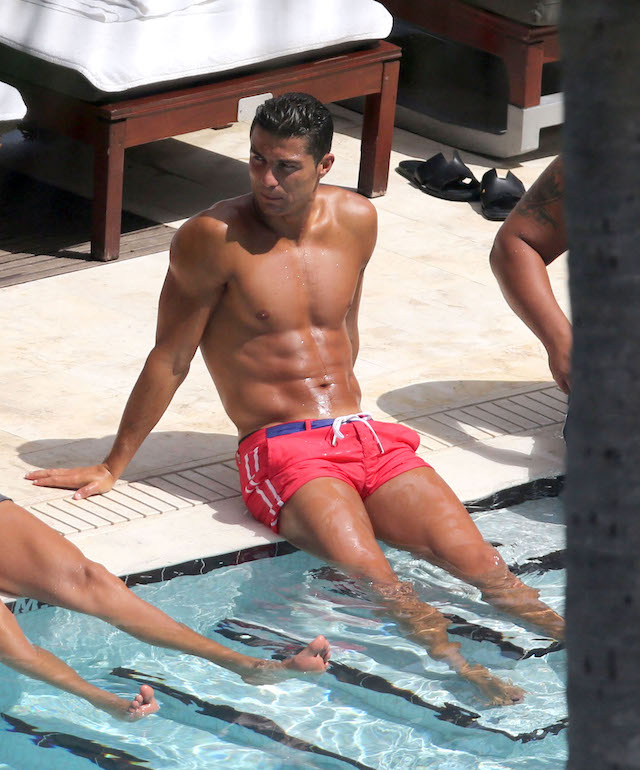 Sielanka się skończyła, Cristiano Ronaldo się ŻENI! Znamy datę ślubu!