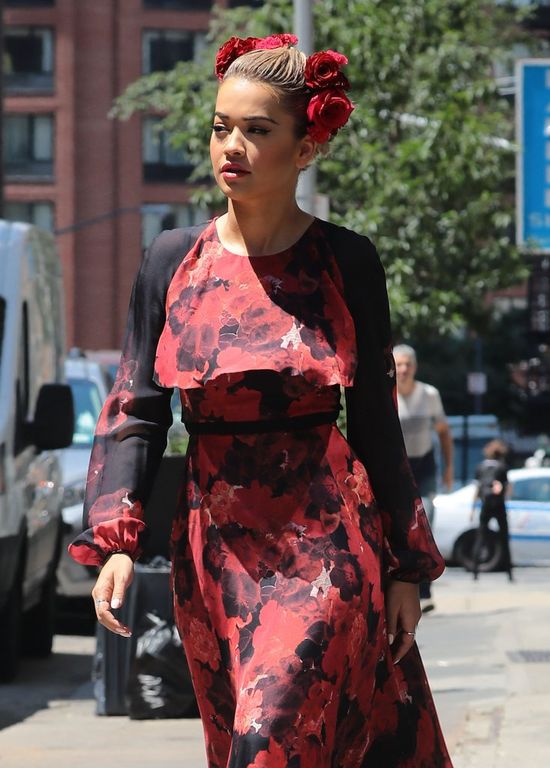 Zdziwisz się, kiedy zobaczysz, co włozyła na siebie Rita Ora (FOTO)