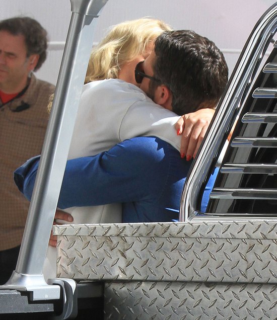 Z kim tak namiętnie całuje się Cameron Diaz? (FOTO)