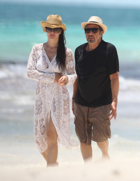 Upojne chwile 77-letniego Al Pacino u boku 38-letniej modelki