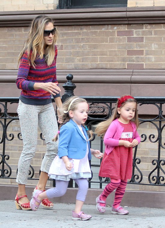 Czyje są te dłonie?! 