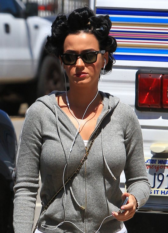 Katy Perry w wałkach (FOTO) Katy Perry w wałkach (FOTO)