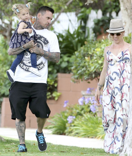 Pink w drodze na rodzinny piknik (FOTO) Pink w drodze na rodzinny piknik (FOTO)