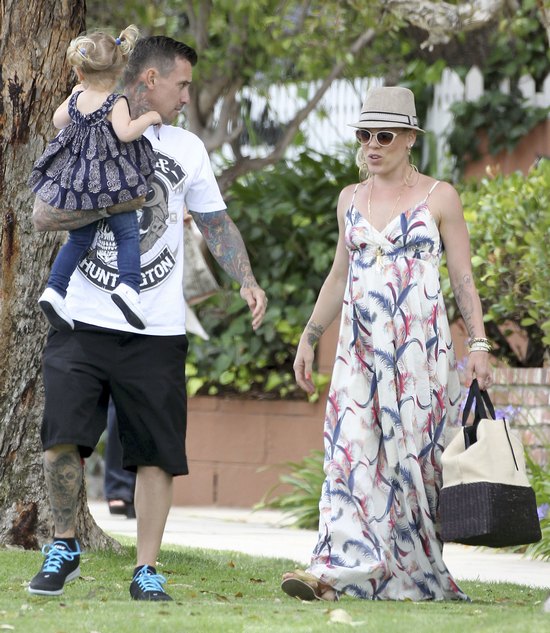 Pink w drodze na rodzinny piknik (FOTO) Pink w drodze na rodzinny piknik (FOTO)