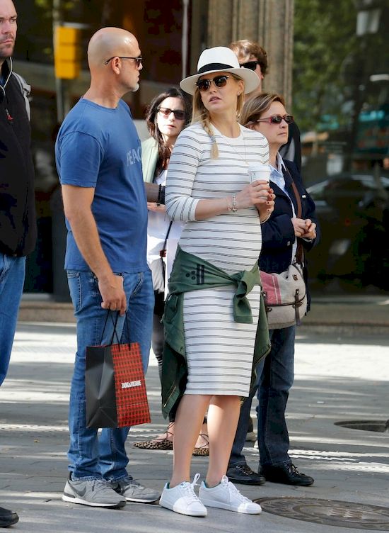 Bar Refaeli urodziła! Ma chłopczyka, czy dziewczynkę? Bar Refaeli urodziła! Ma chłopczyka, czy dziewczynkę?