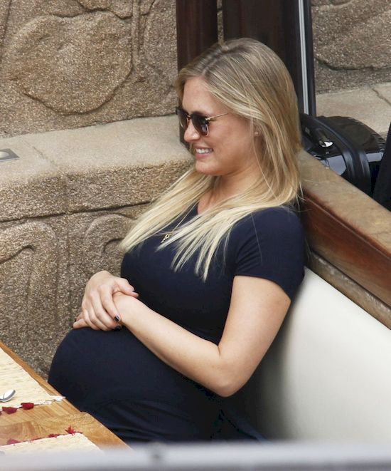 Bar Refaeli urodziła! Ma chłopczyka, czy dziewczynkę? Bar Refaeli urodziła! Ma chłopczyka, czy dziewczynkę?