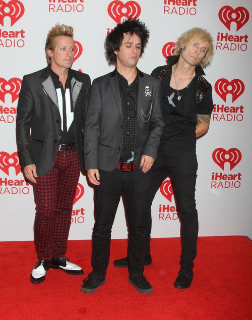 Billie Joe z Green Day awanturuje się na scenie [VIDEO]