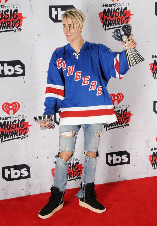 Fanki Justina Biebera otrzymały nagrodę iHeart Radio! Fanki Justina Biebera otrzymały nagrodę iHeart Radio!