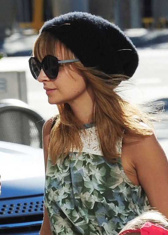 Nicole Richie - modna mama idzie na koncert (FOTO)