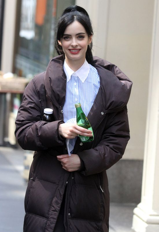 Urocza Krysten Ritter na planie nowego filmu (FOTO)