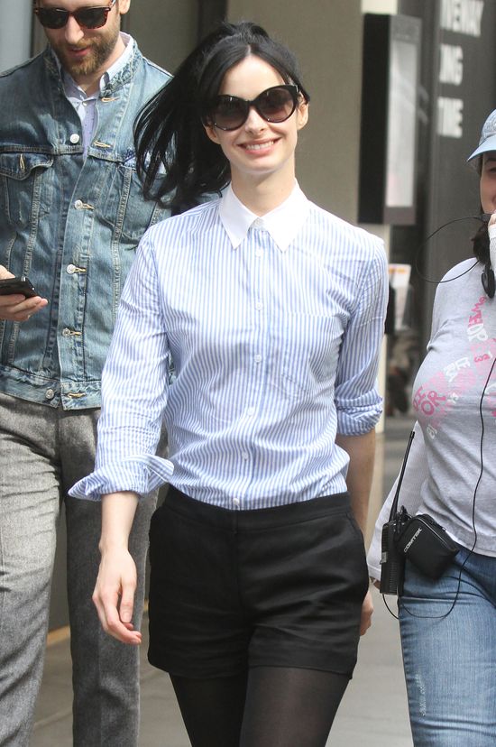 Urocza Krysten Ritter na planie nowego filmu (FOTO)