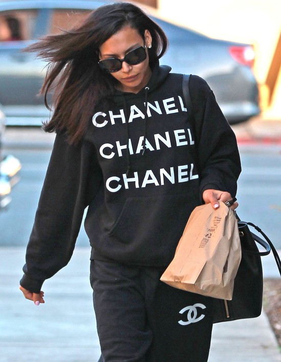 Ten dres zasługuje na miano żenady roku! (FOTO) Ten dres zasługuje na miano żenady roku! (FOTO)