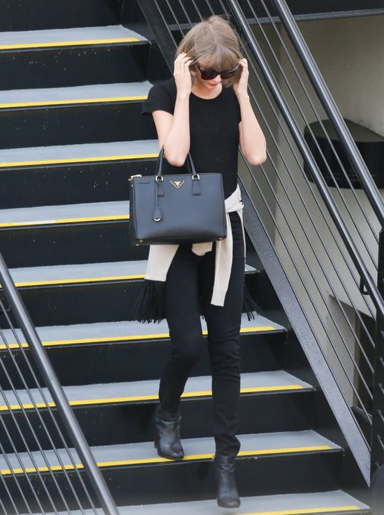 Taylor Swift nie ukrywa swojej NIENAWIŚCI do Kanye Westa za utwór Famous! Taylor Swift nie ukrywa swojej NIENAWIŚCI do Kanye Westa za utwór Famous!