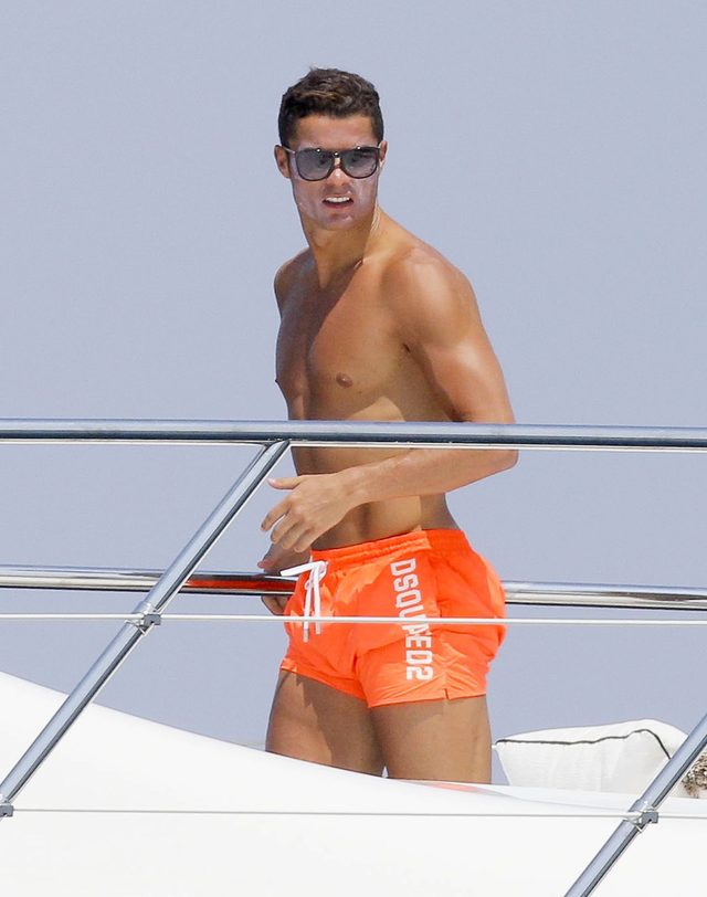 Cristiano Ronaldo wypoczywa na jachcie (FOTO) Cristiano Ronaldo wypoczywa na jachcie (FOTO)