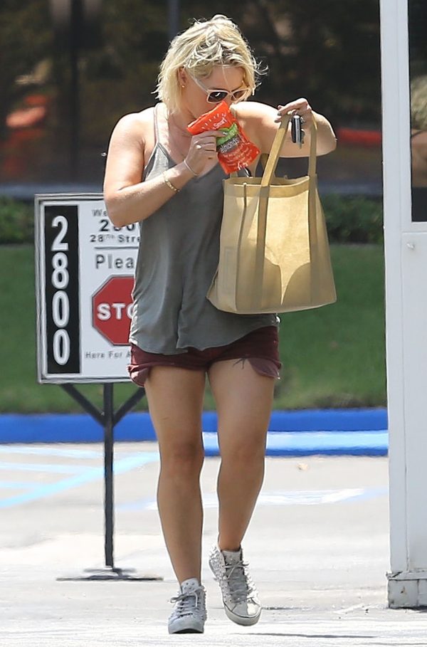 Jennie Garth dba o formę - wybiera zdrowe przekąski (FOTO)