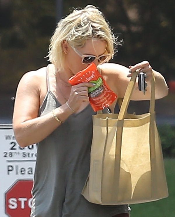 Jennie Garth dba o formę - wybiera zdrowe przekąski (FOTO)