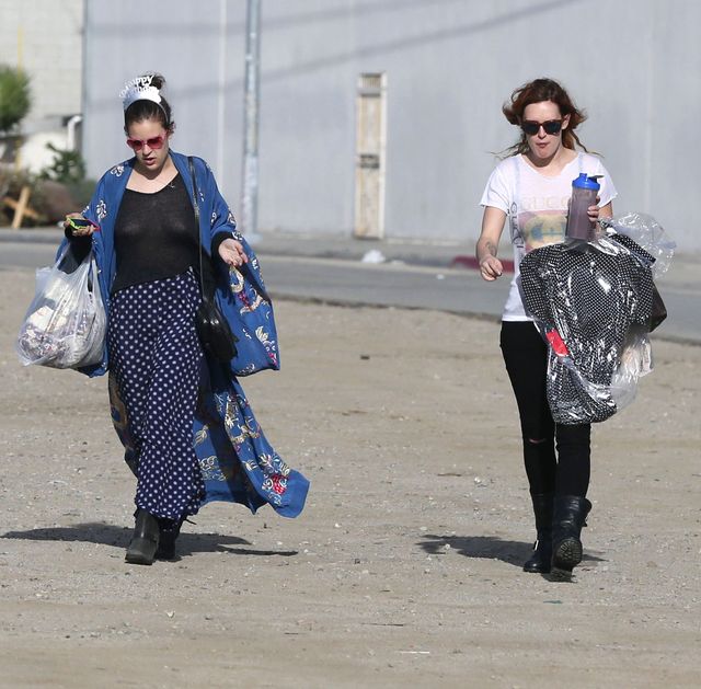 Tallulah Willis robi zakupy bez stanika (FOTO)