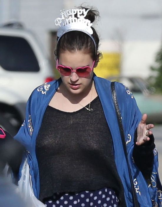 Tallulah Willis robi zakupy bez stanika (FOTO)