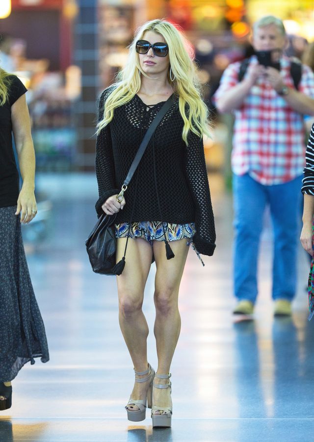 Zrzuciła masę, teraz robi rzeźbę (FOTO) Zrzuciła masę, teraz robi rzeźbę (FOTO)