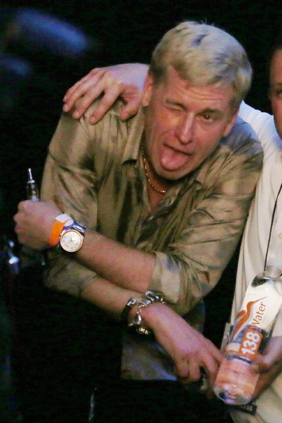 Dziwne zachowanie ojca Jessiki Simpson na pokazie mody FOTO Dziwne zachowanie ojca Jessiki Simpson na pokazie mody FOTO