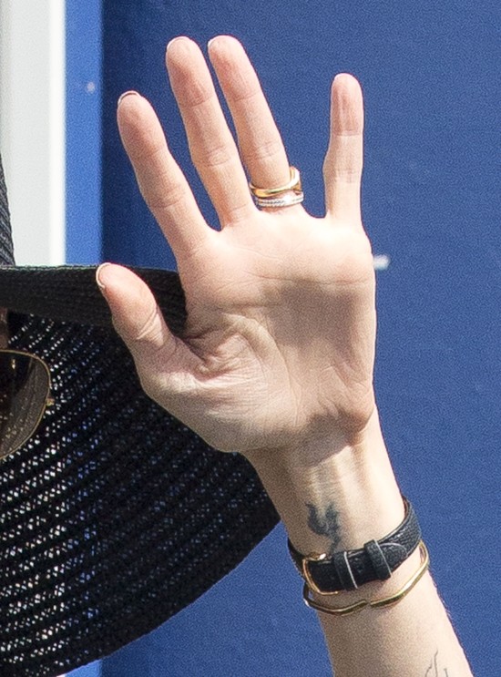 Angelina Jolie cierpi z powodu implantów piersi