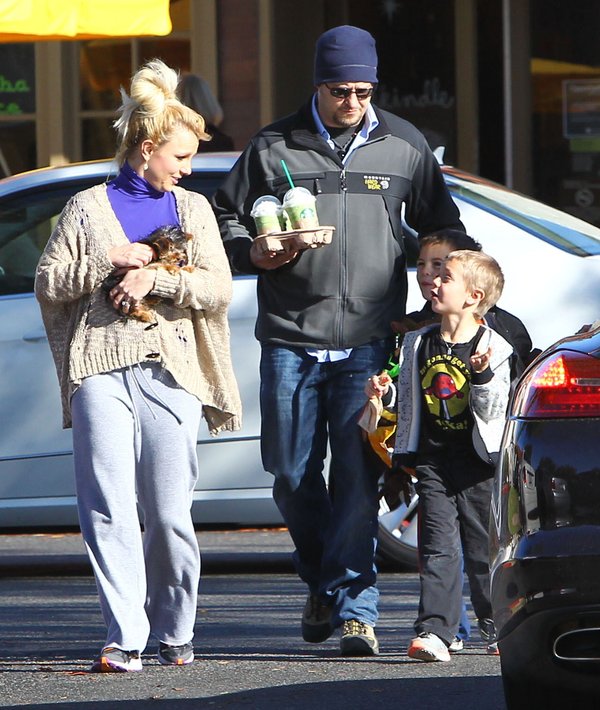 Britney Spears zabrała synów do kawiarni (FOTO)