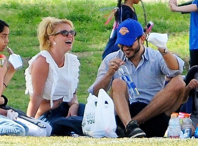 Britney Spears z partnerem dopinguje synów (FOTO)