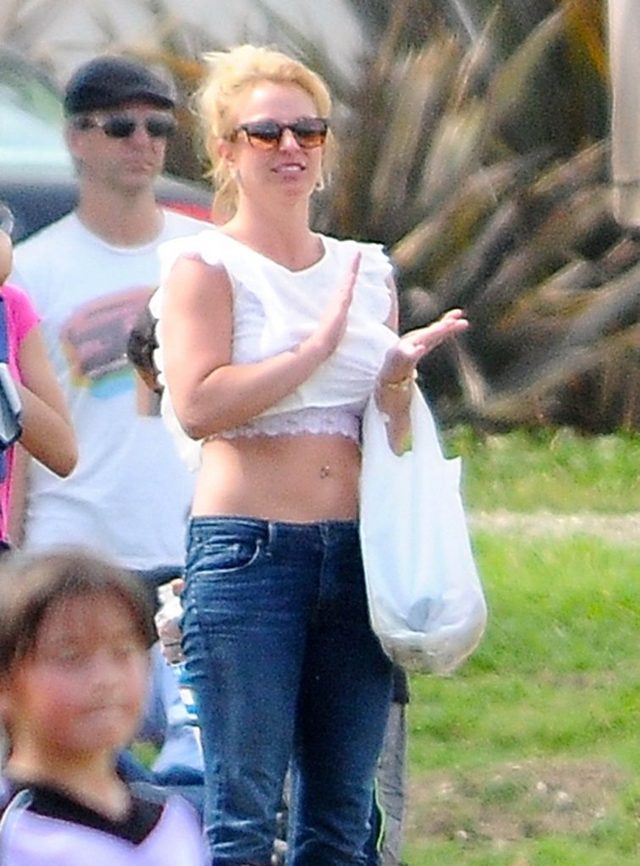 Britney Spears z partnerem dopinguje synów (FOTO)