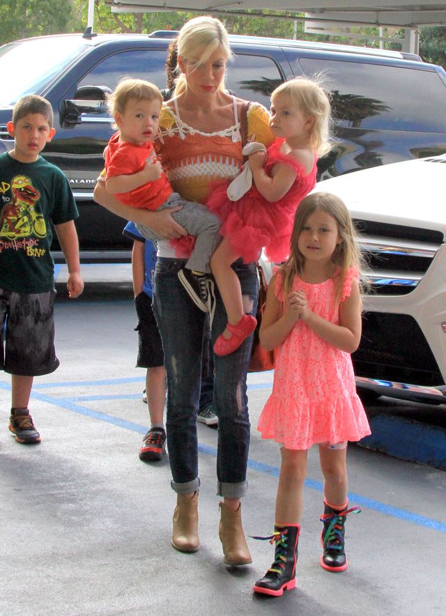 Tori Spelling mogłaby śmiało zarządzać firmą (FOTO) Tori Spelling mogłaby śmiało zarządzać firmą (FOTO)