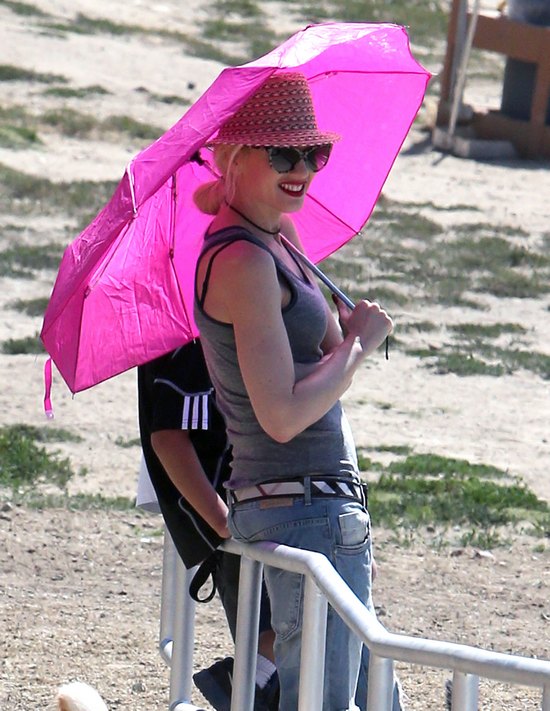 Gwen Stefani podczas rodzinnego wypadu za miasto (FOTO)