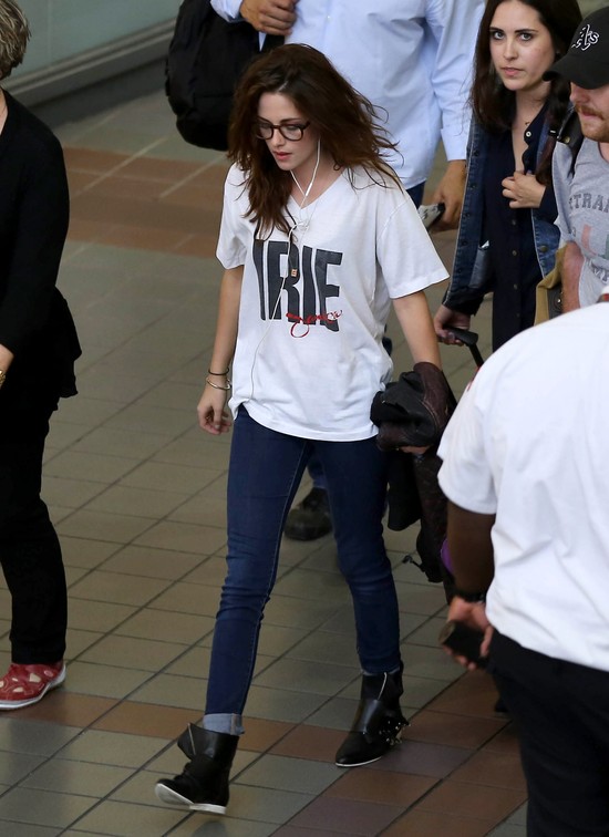 Kristen Stewart wyszła z ukrycia (FOTO) Kristen Stewart wyszła z ukrycia (FOTO)