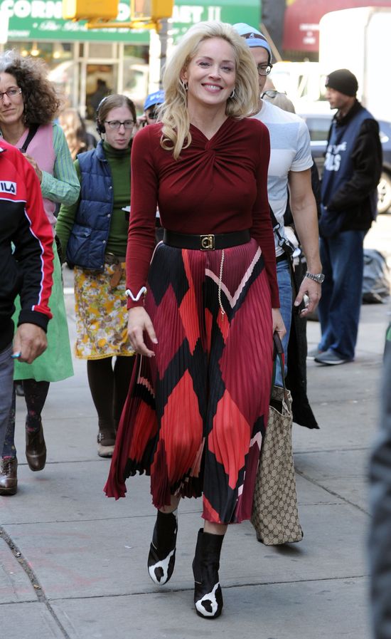 Te piersi wciąż nie potrzebują stanika (FOTO)