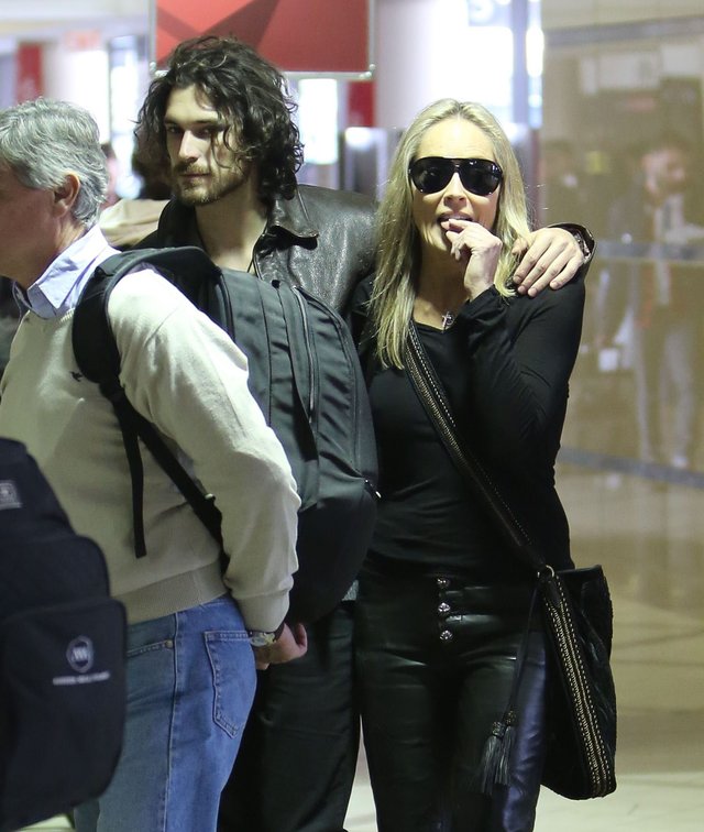 Jest młodszy od niej o prawie 30 lat... (FOTO) Jest młodszy od niej o prawie 30 lat... (FOTO)