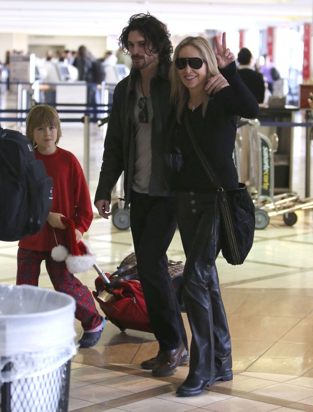 Jest młodszy od niej o prawie 30 lat... (FOTO) Jest młodszy od niej o prawie 30 lat... (FOTO)