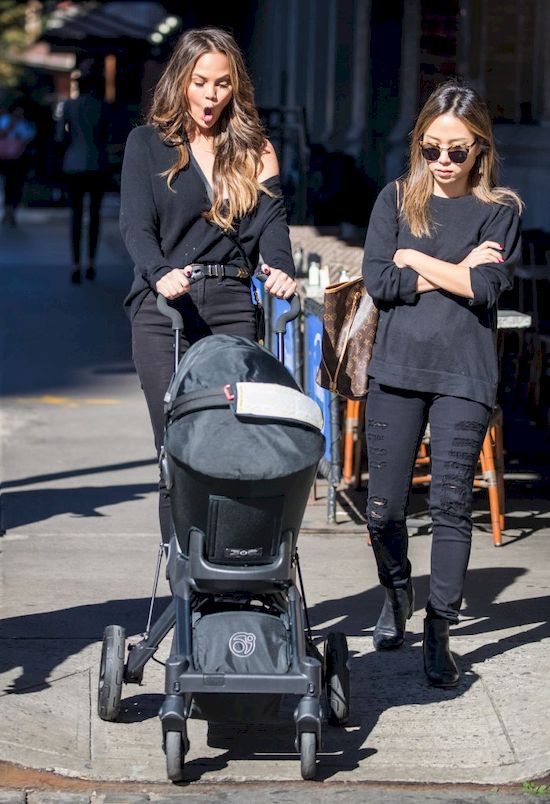 Chrissy Teigen przesłała nagie zdjęcie bliskiej osobie (FOTO)