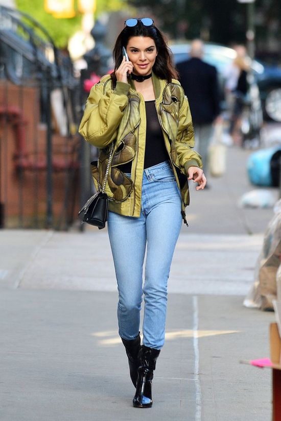 Kendall Jenner pokazała... sutka z kolczykiem! (FOTO)