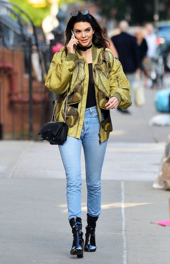 Kendall Jenner pokazała... sutka z kolczykiem! (FOTO)