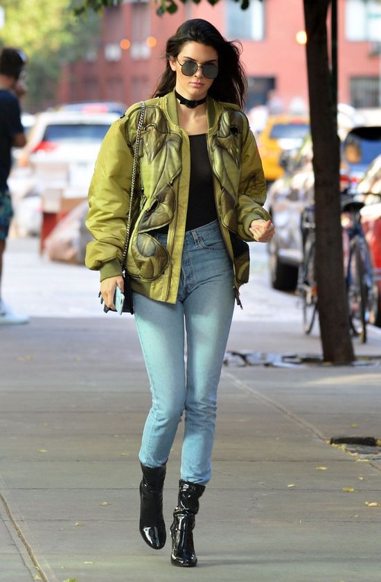 Kendall Jenner pokazała... sutka z kolczykiem! (FOTO)