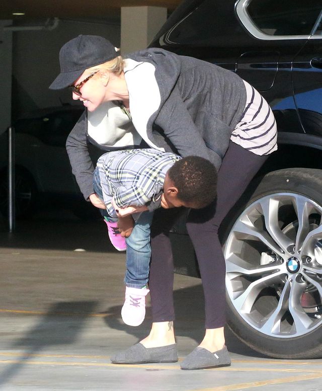 Policja wezwana do Charlize Theron i Seana Penna