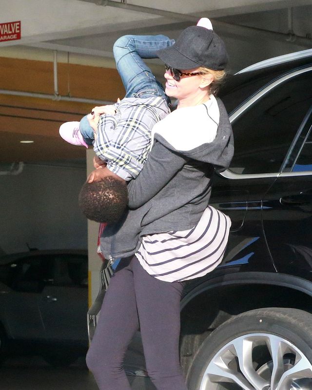 Policja wezwana do Charlize Theron i Seana Penna