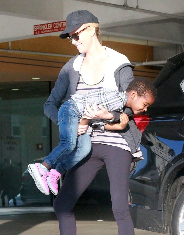 Policja wezwana do Charlize Theron i Seana Penna