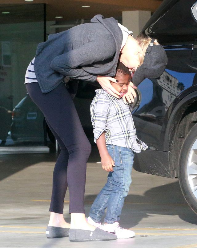 Policja wezwana do Charlize Theron i Seana Penna